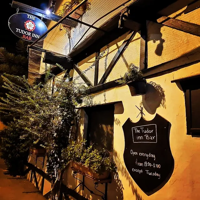 The Tudor Inn Bar & Restaurant