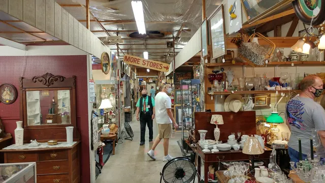 Pocono Peddler's Village Antique Mall