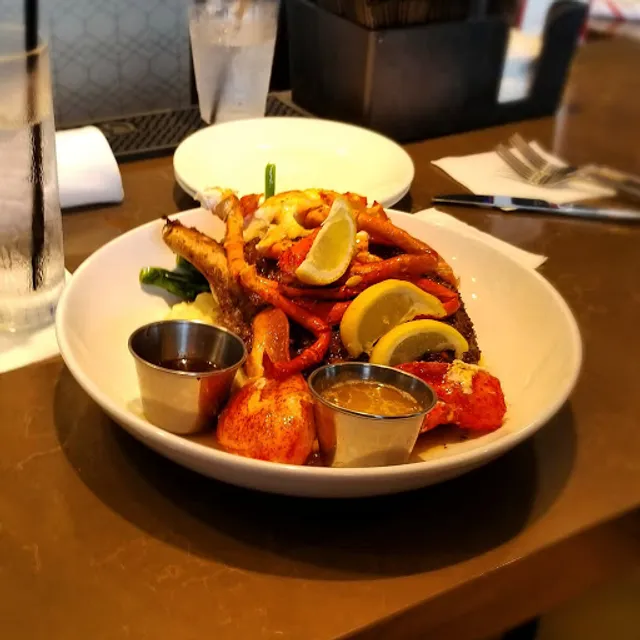 Curtains Bar and Restaurant