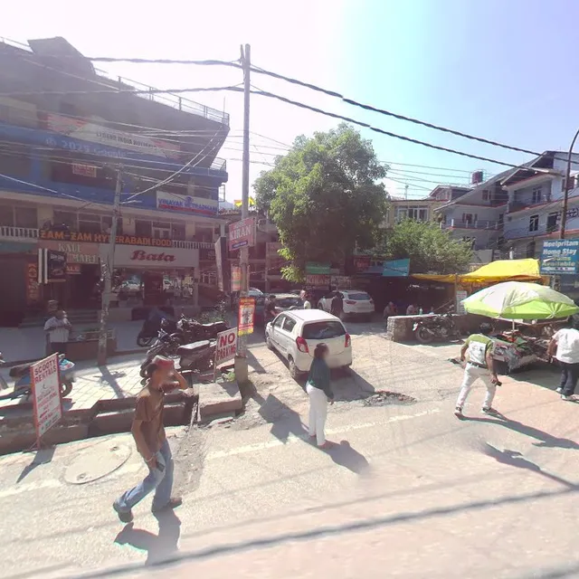 OYO Home 80628 Cozy Studio Near Mall Road