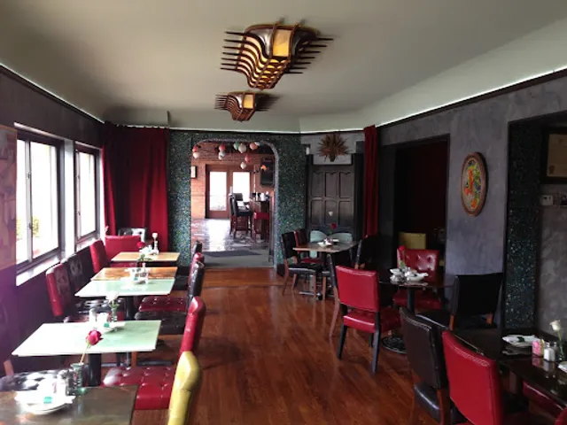 Frazer's Restaurant & Lounge