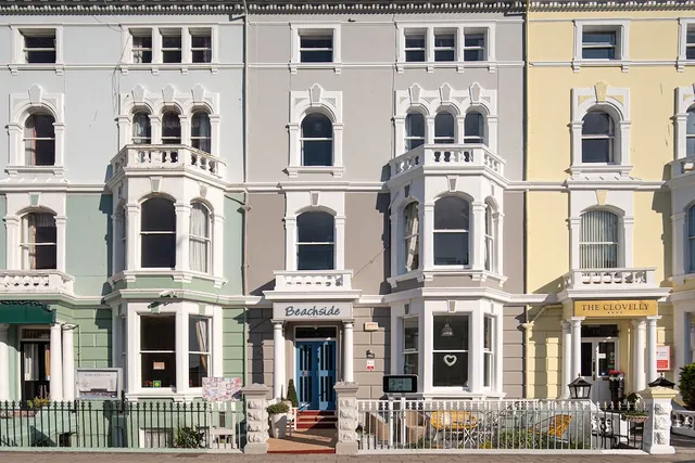 Beachside Guest House (BOOK ON OUR WEBSITE FOR DISCOUNTED RATES)