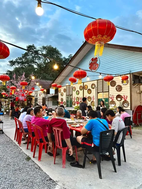 走! KAMPUNG屋 . Next Station, Kampung House