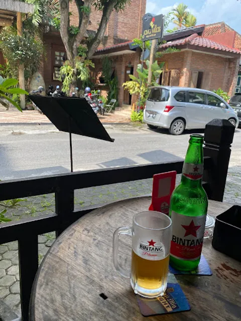 Bamboo House Resto & Kafe