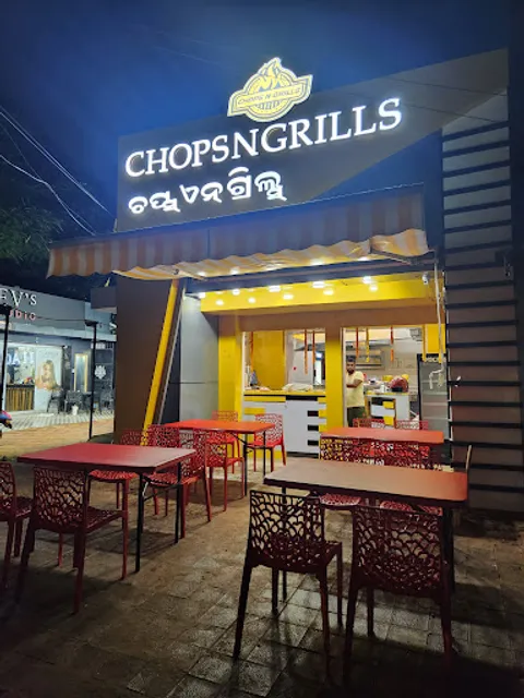 CHOPS N GRILLS