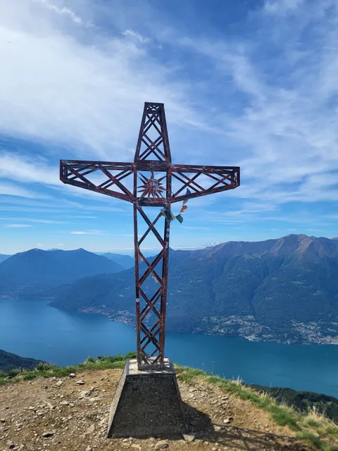 Roccoli Lorla Refuge
