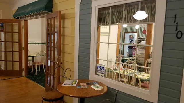 Schoolhouse Lunchroom