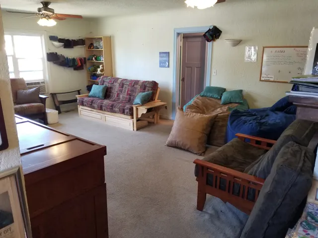 Robb's Pillow Furniture - Futons, Mattresses & Bean Bags