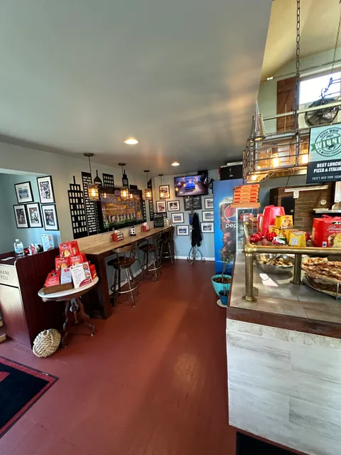 Enzo's New York Square