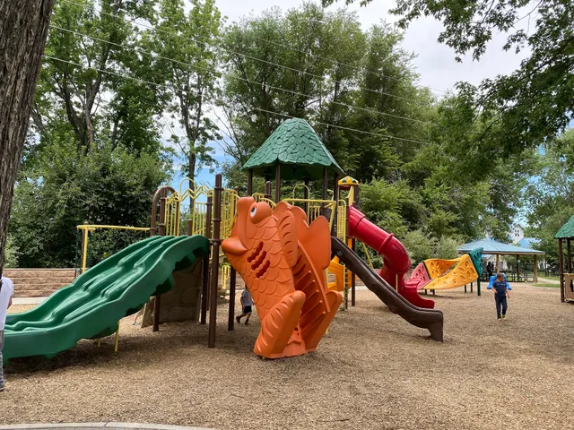 Waneka Lake Park WEST SHELTER