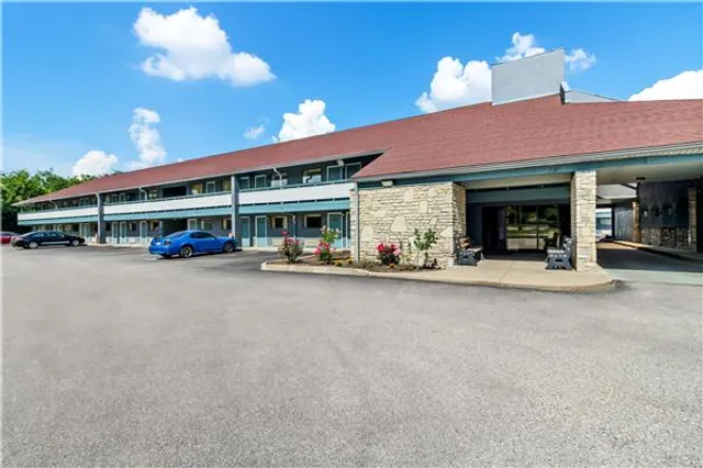 Super 8 by Wyndham Cincinnati OH