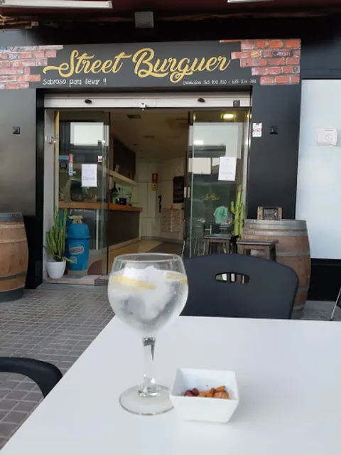 Street Burguer, "SB, sabroso para llevar"