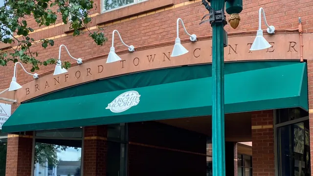 Archie Moore’s Bar & Restaurant