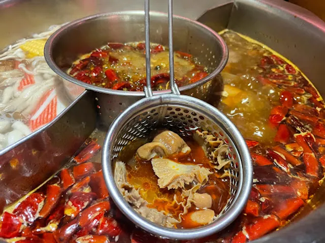 臥龍城 麻辣火鍋