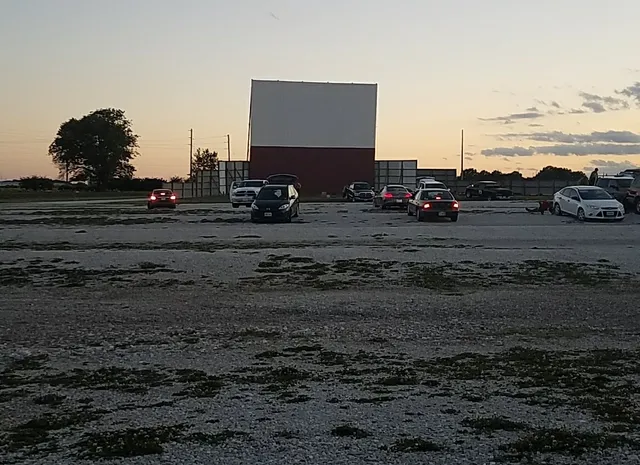 B&B Moberly Five & Drive