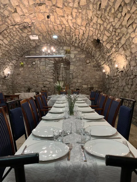 Adullám Barlang (Kalmárok Udvara)