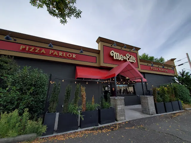Me-n-Ed's Pizza Parlors