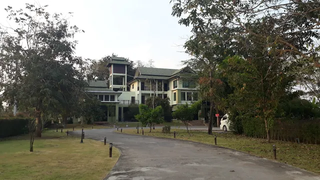 Koh Loi Hotel