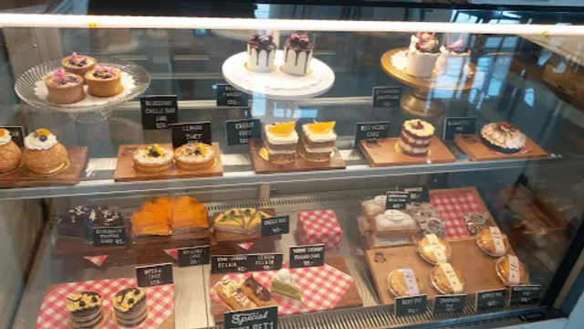 Pim's Bakery@ KohKaew