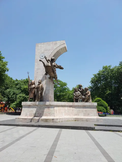 Statue of sultan on horse