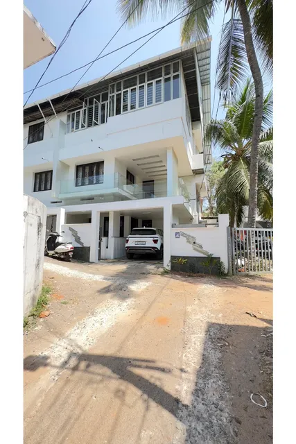 Lotus by Halcyon Traveltech