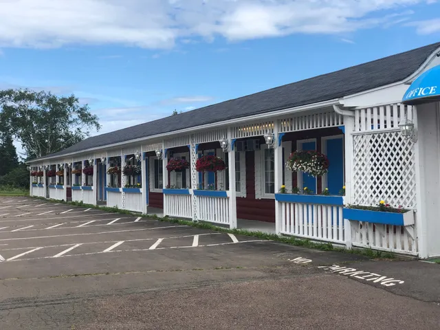 Hopewell Rocks Motel & Country Inn