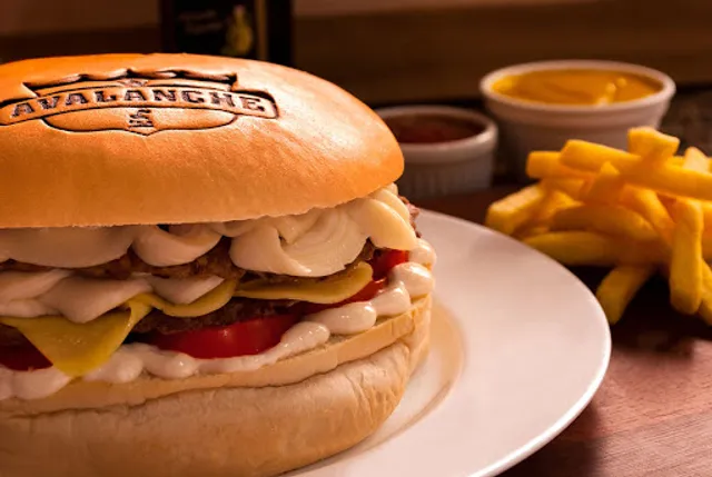 Avalanche - Lanchonete e Diversão
