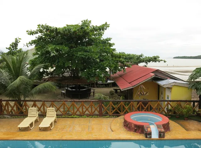 Villa Limpia Beach Resort