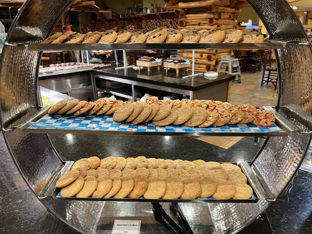 Bear Paw Sweets & Eats at Great Wolf Lodge