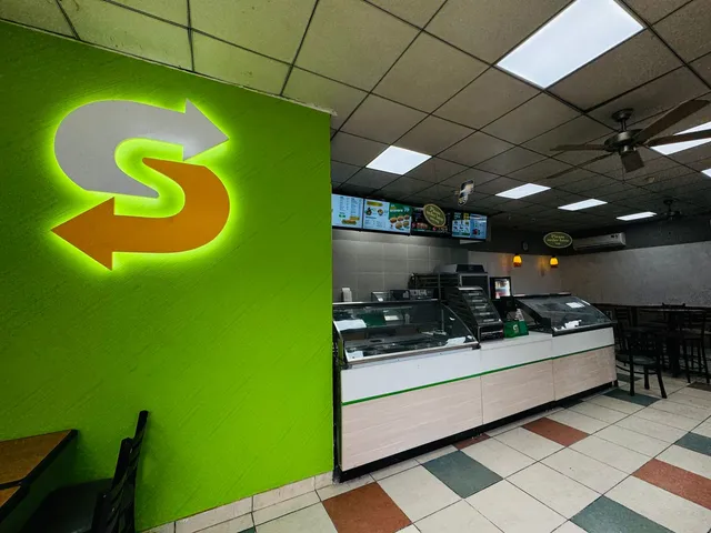 Subway Hazratganj