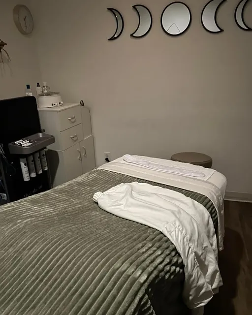 Skincare by Rachel at Métier Salon and Spa