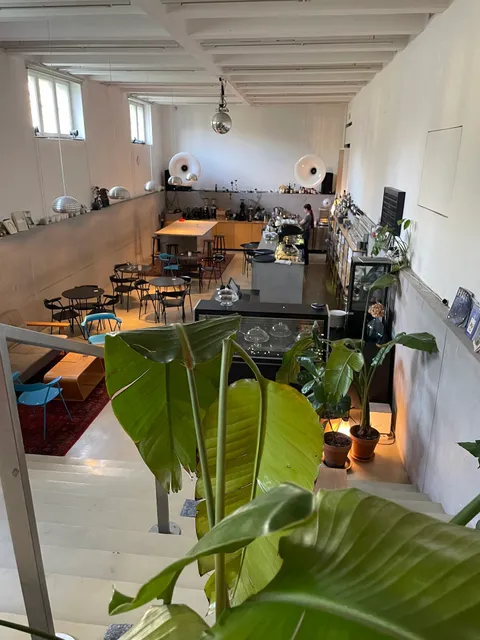 moderna. - coffee&cocktails -