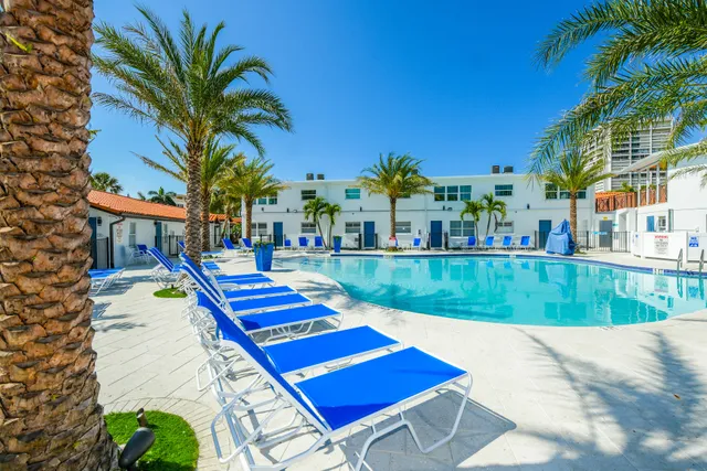 Siesta Key Beach Resort and Suites