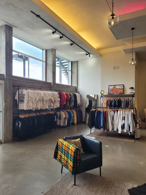 Friday's Vintage Co.