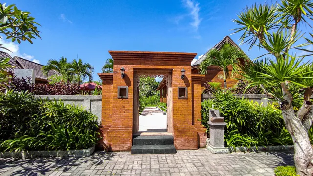 Uluwatu Wooden Villa