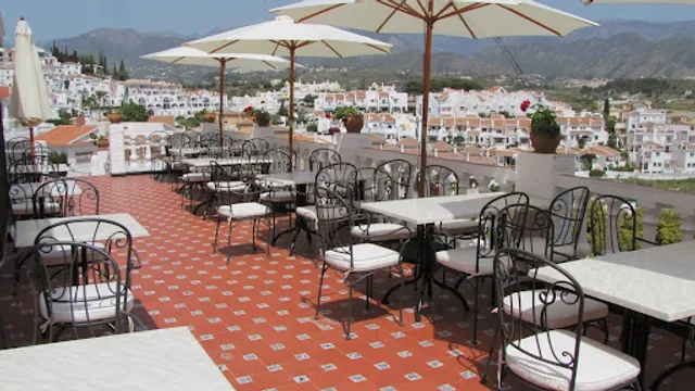 Avalon restaurante y hostal