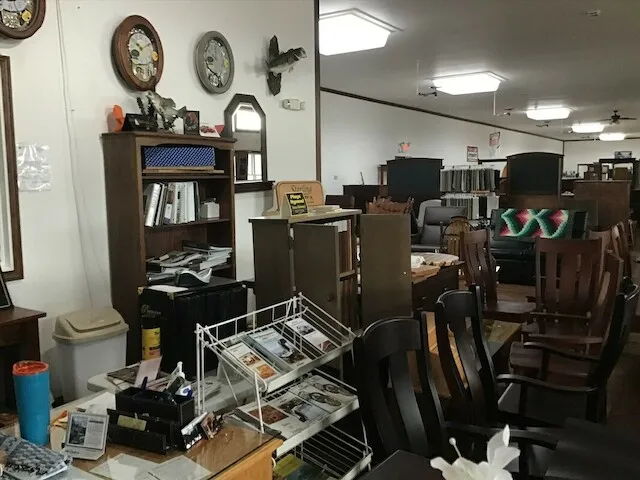 Der Dutchman's Furniture Store & More