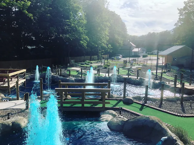 Olde Saratoga Miniature Golf