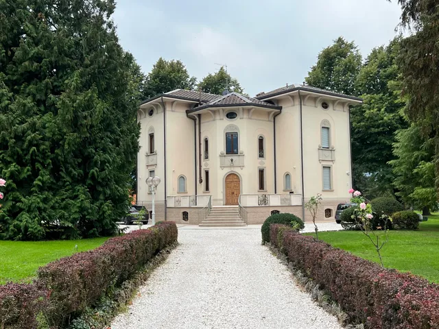 La Villa Charme and Pleasure B&B