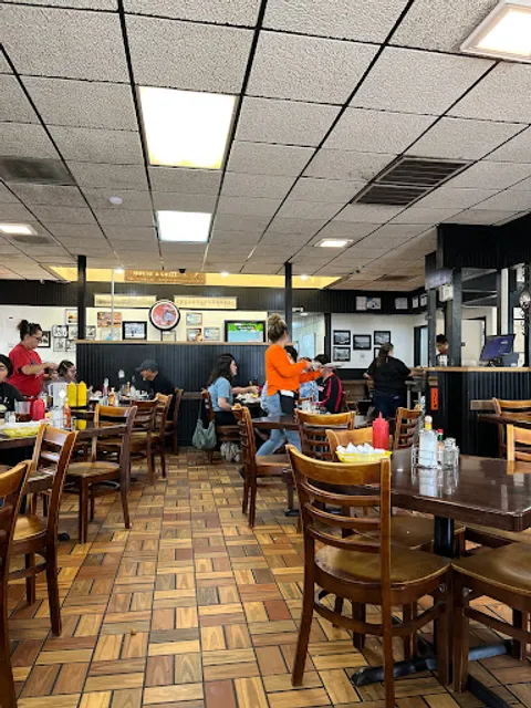 Lubbock's Breakfast House & Grill