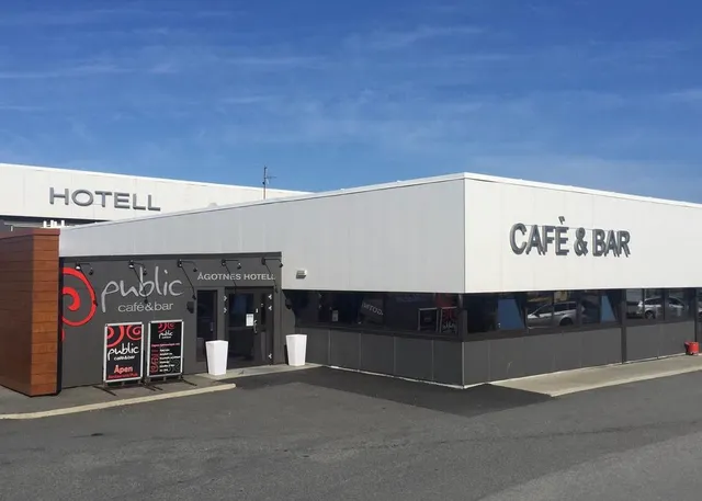 Public Café & Bar