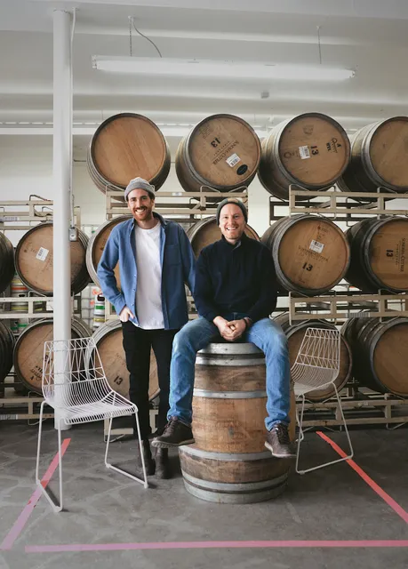 Le Cafe Brocante et Garage a Vin