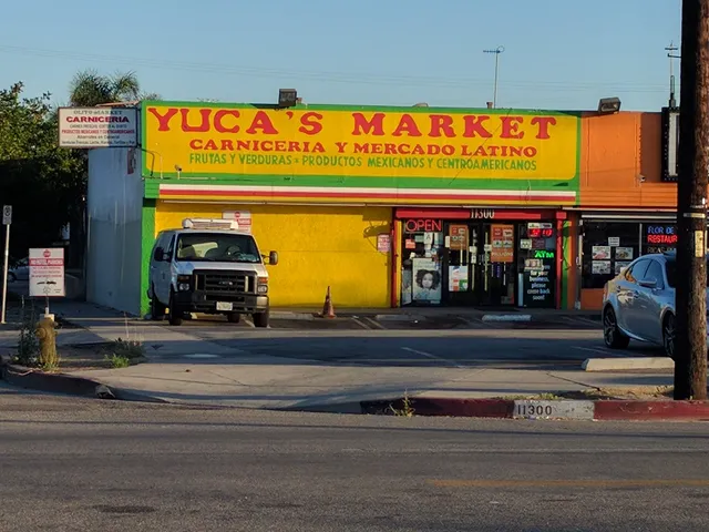 Yuca's Market