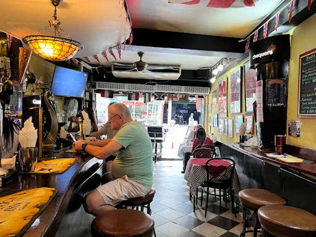 Chequers British Pub
