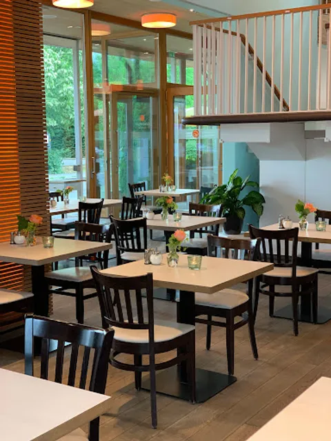 Grassinger Cafe & Restaurant