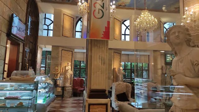 Lord William Tea Lounge - Hotel Royal Plaza