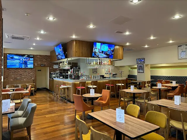 Taylor's Sports Bar & Restaurant