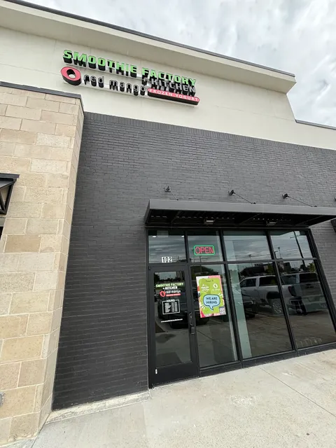 Smoothie Factory + Kitchen Prosper