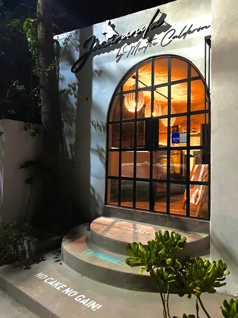 Jacaranda Restaurante y Jardín