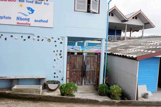 captain Nhong homestay & coffee